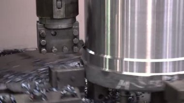 Dönüş ve sıkıcı torna tezgahı üzerine çalışma
