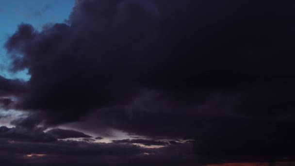 Dramatik yağmur bulutlarının zamanlaması — Stok video