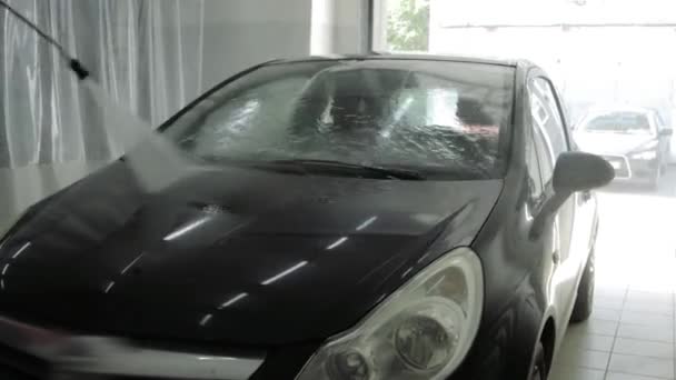 Araba yıkama işlemi yakın planda — Stok video