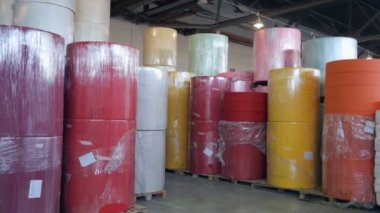 Kağıt fabrikasında.