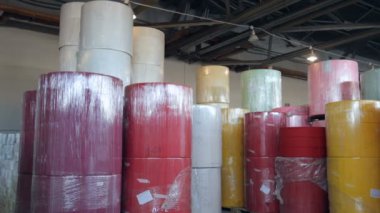 Kağıt fabrikasında.