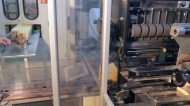 Kağıt fabrikasında.