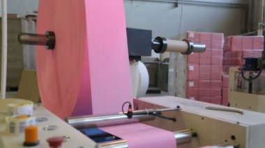 Kağıt fabrikasında.