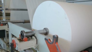 Kağıt fabrikasında.