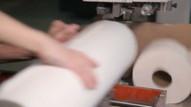 Kağıt fabrikasında.