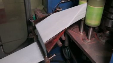 Kağıt fabrikasında.