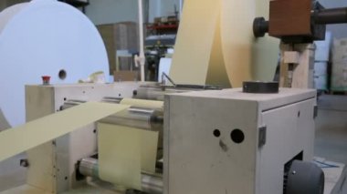 Kağıt fabrikasında.