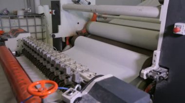 Kağıt fabrikasında.