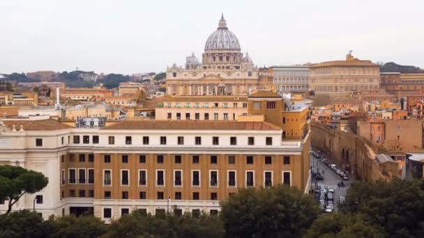 Vista del casco antiguo de Roma y Basílica de San Pedro — Vídeo de stock