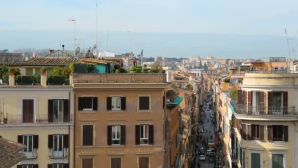 Wąski widok na ulicę Rzym z góry, Włochy — Wideo stockowe