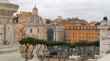 Trajan 'ın Sütunu ve Santa Maria di Loreto Kilisesi, Roma, İtalya