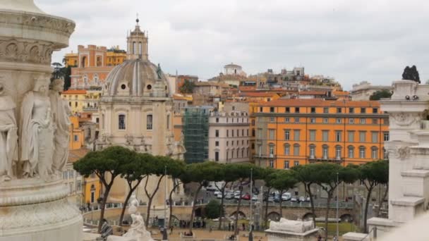 Coluna de Trajano e igreja de Santa Maria di Loreto, Roma, Itália — Vídeo de Stock