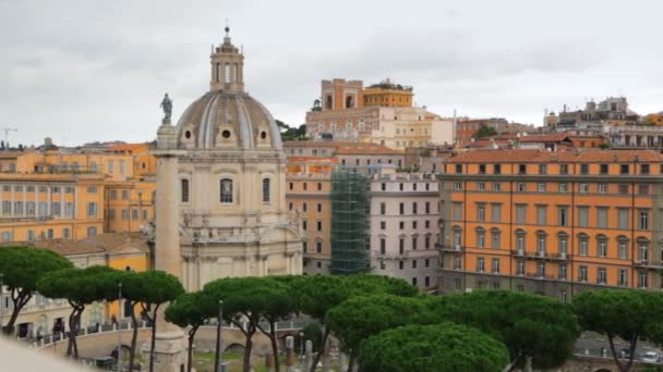 Prachtig uitzicht op de stad Rome bij bewolkt weer — Stockvideo