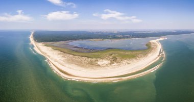 Coubre cape ve plaj havadan görünümü