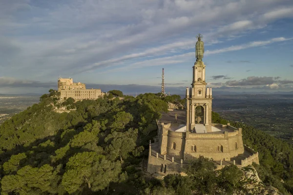 İsa ve Sant Salvador sanctuary, Mallorca heykelinin havadan görünümü
