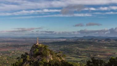 Sant Salvador sanctuary, Mallorca çapraz