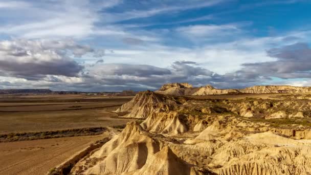 Laps de temps léger du soir du désert de Bardenas Reales, Navarre — Video