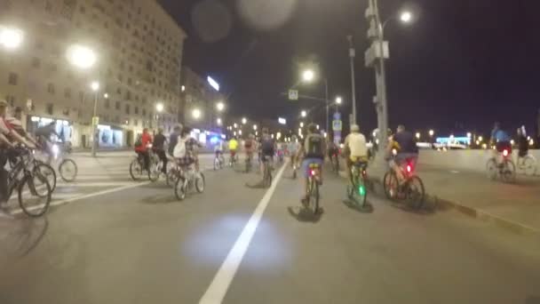 Moskva Ryssland Augusti 2018 Många Cyklister Rida Natt Parad Genom — Stockvideo