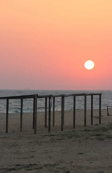 Όμορφη Αυγή Στην Άρτια Εξοπλισμένη Παραλία Της Αζοφικής Θάλασσας Στη — Φωτογραφία Αρχείου