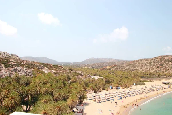 Vista da deslumbrante praia de palmeiras de Vai com água azul e turquesa em Creta — Fotografia de Stock