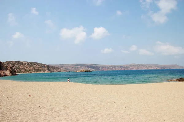 Θέα στην εκπληκτική παραλία του φοίνικα του Βάι με το γαλάζιο, τιρκουάζ νερό στην Κρήτη — Φωτογραφία Αρχείου