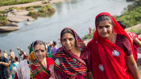 Hampi India Enero 2015 Retrato Mujeres Con Ropa Tradicional — Foto de Stock