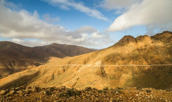 Fuerteventura Kanarya Adaları Spanya Dolambaçlı Yol Kayalık Tepenin Yatay — Stok fotoğraf