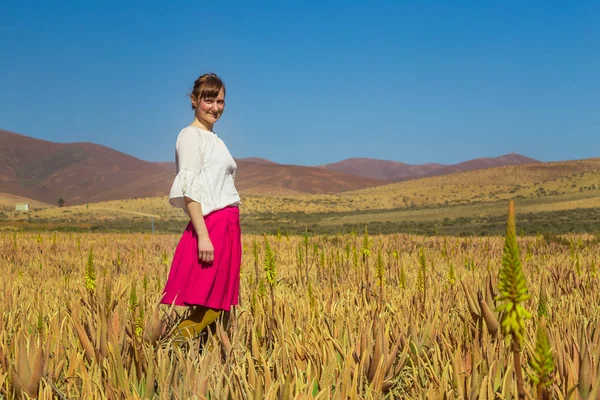 Young Woman Smiling Looking Camera Aloe Vera Field Fuerteventura Canary — Stock Photo, Image