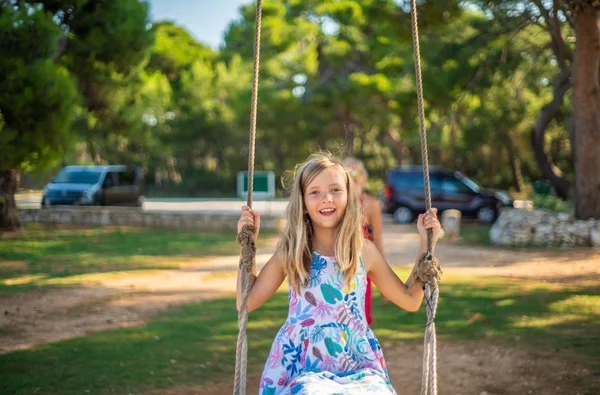 Young Pretty Girl Posing Swing Nature — Stock Photo, Image