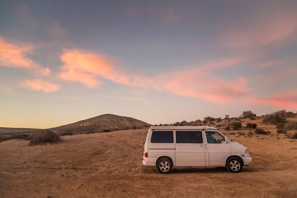 Família Van Campista Estacionado Praia Fuerteventura Ilhas Canárias Espanha — Fotografia de Stock