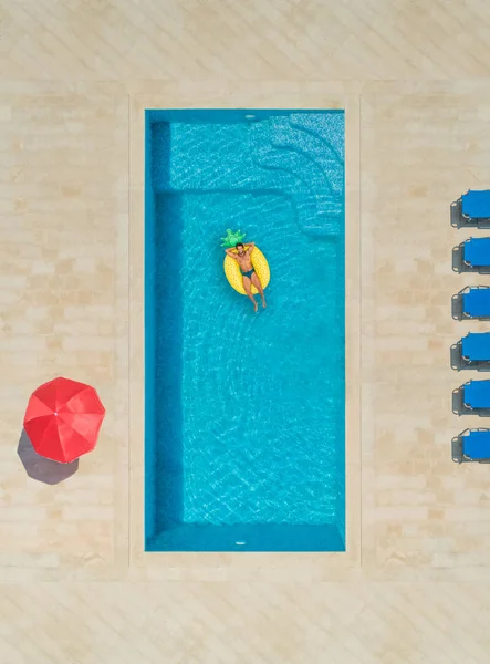 Aerial View Man Pineapple Shaped Inflatable Mattress Swimming Pool Surrounded — Stock Photo, Image