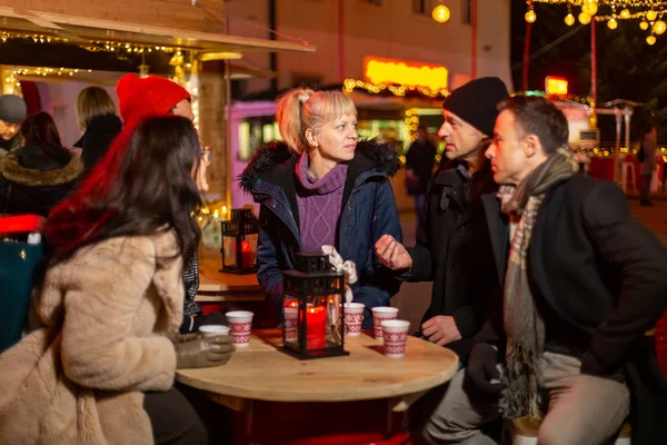 Group Friends Chating Christmas Market Zagreb Croatia — Stock Photo, Image