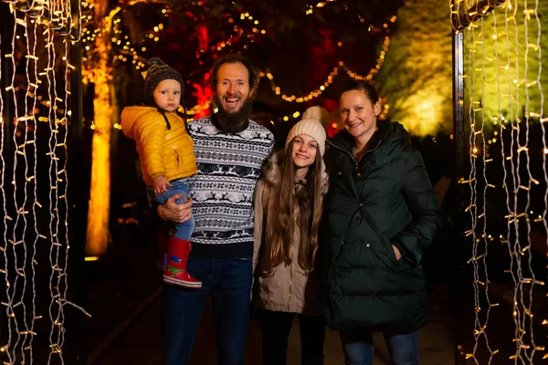 Family Posing Photo Traditional Christmas Market Zagreb Croatia — Stock Photo, Image