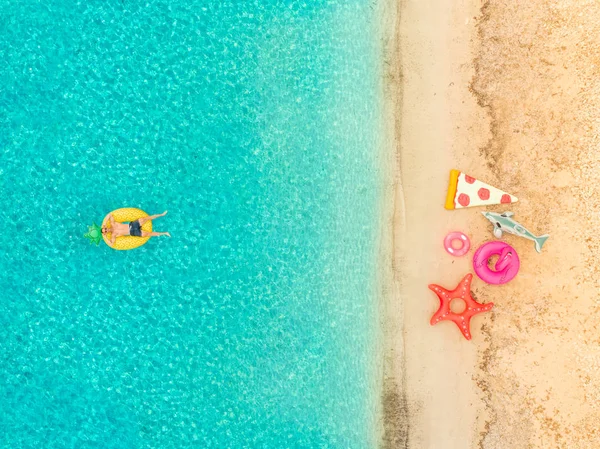 Aerial View Man Floating Inflatable Pineapple Mattress Sandy Beach Inflatable — Stock Photo, Image