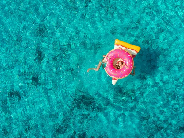 Aerial View Two Young Girls Playing Sea Pizza Donut Shaped — Stock Photo, Image