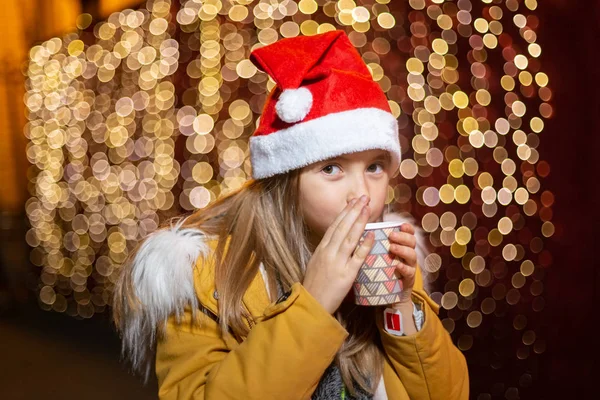 Adolescente Lindo Beber Mercado Navidad Zagreb Croacia — Foto de Stock