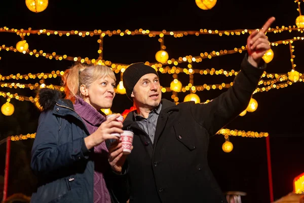 Homem Pointig Para Decoração Mercado Natal Zagreb Croácia — Fotografia de Stock