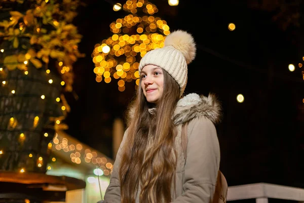 Retrato Adolescente Tradicional Mercado Navidad Zagreb Croacia Fotos de stock