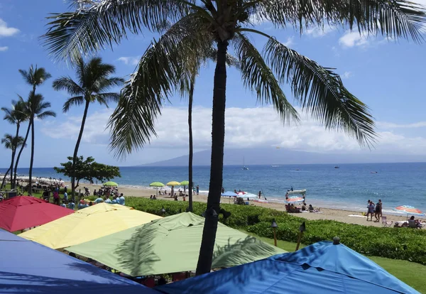一个卡纳帕里海滩场景在西部茂宜岛 夏威夷 阳台上的地平线上 — 图库照片