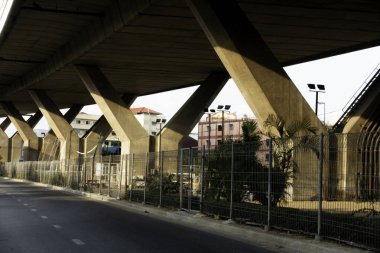 Hight yolu beton yapı üst geçit