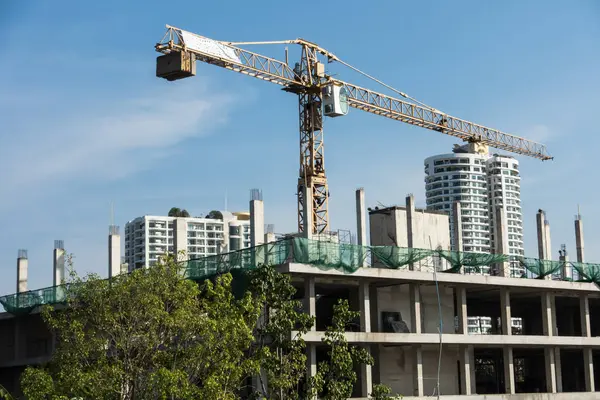 Crane on building — Stock Photo, Image