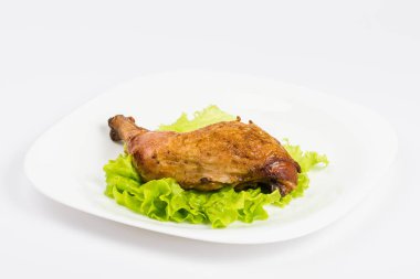 beyaz izole sebze ile ızgara tavuk