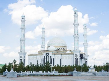 Nur-Sultan Kazaktan Hazreti Sultan Camii