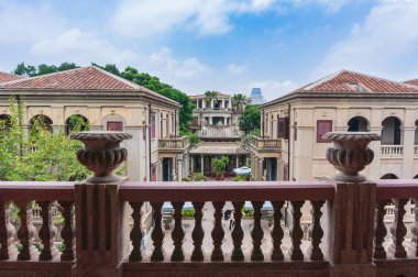 Xiamen, Çin - 30 Mayıs 2018: Hai Tian Tang Gou binanın Gulangyu Adası mavi gökyüzü arka plan ile iç görünümünden