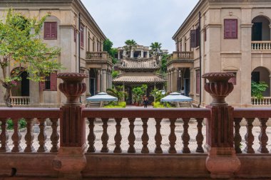 Xiamen, Çin - 30 Mayıs 2018: Hai Tian Tang Gou binanın Gulangyu Adası mavi gökyüzü arka plan ile iç görünümünden