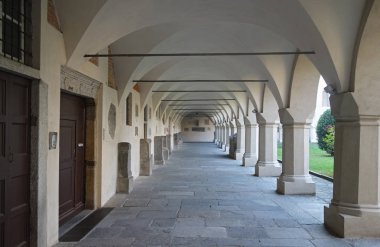 Ortaçağ manastır Canonica del Duomo di Novara, İtalya
