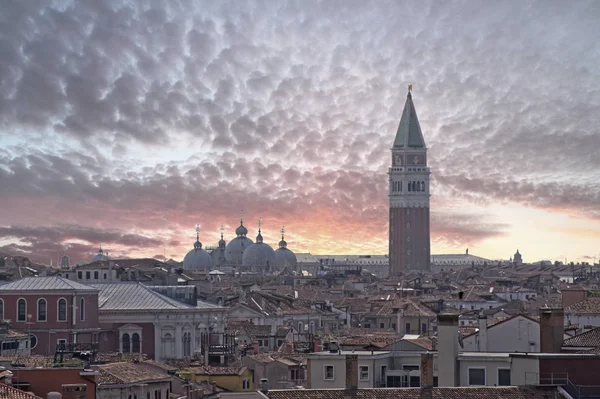 Venecia Vista General Amanecer Catedral San Marco Campanario Italia — Foto de Stock