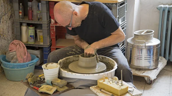 Ceramist Working Potter Wheel — Stock Photo, Image