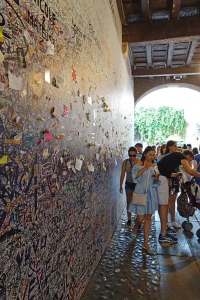 Verona Italien Juni 2018 Menschen Eingang Des Gotischen Juliet Hauses — Stockfoto