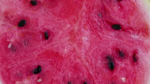 Hel Skiva Röd Vattenmelon Roterande Närbild Ovanifrån — Stockvideo